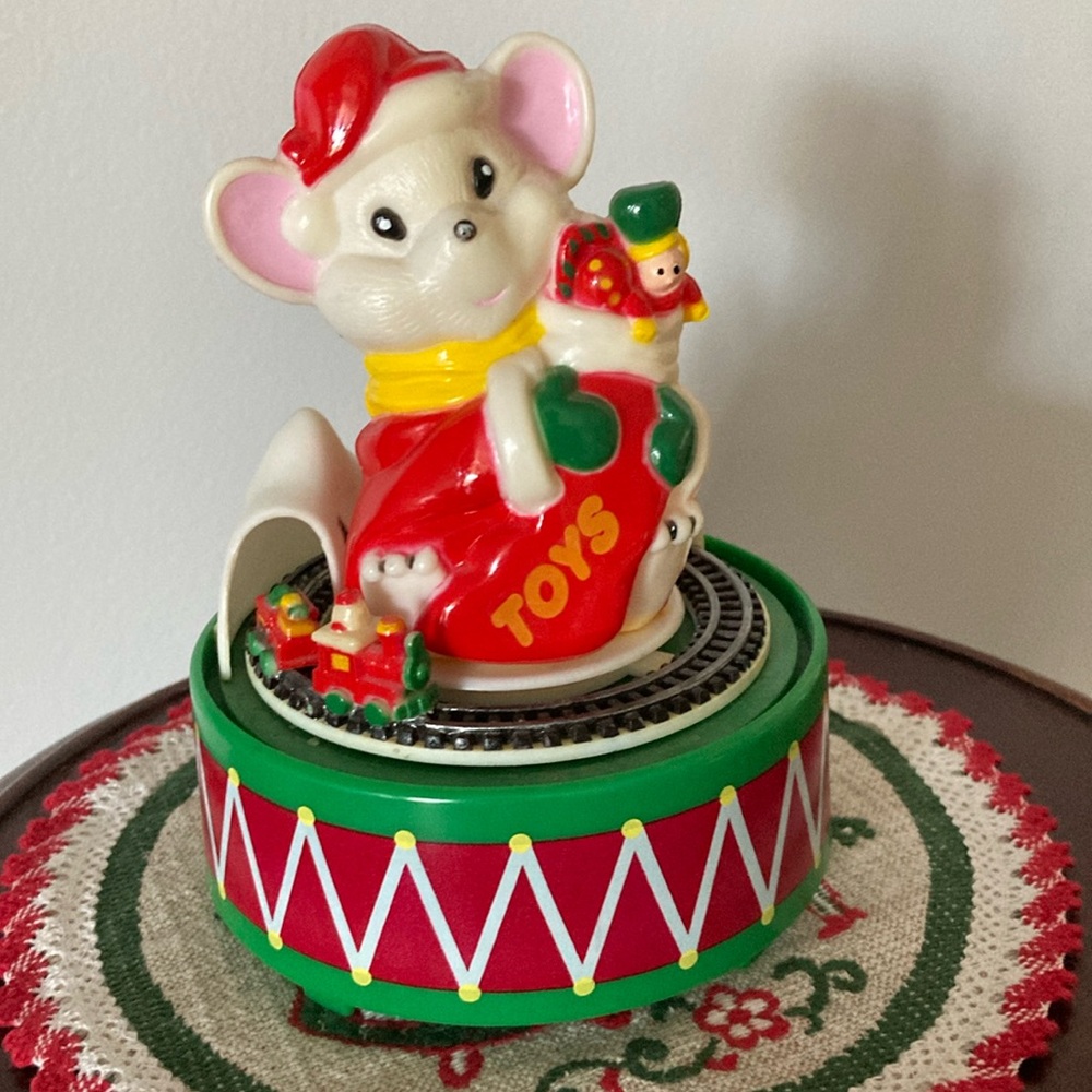 Vintage and Rare plastic Christmas mouse music box